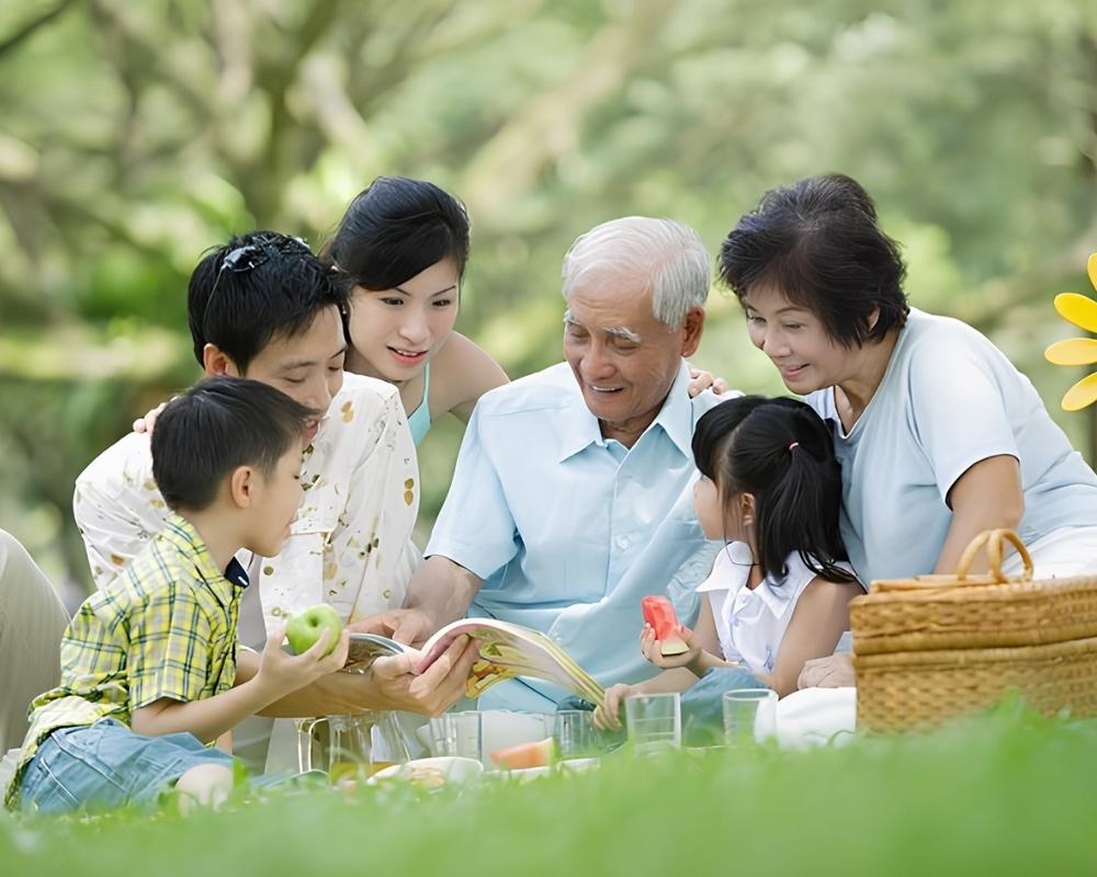 Ông bà sẽ cảm thấy vui vì còn được con cháu yêu thương