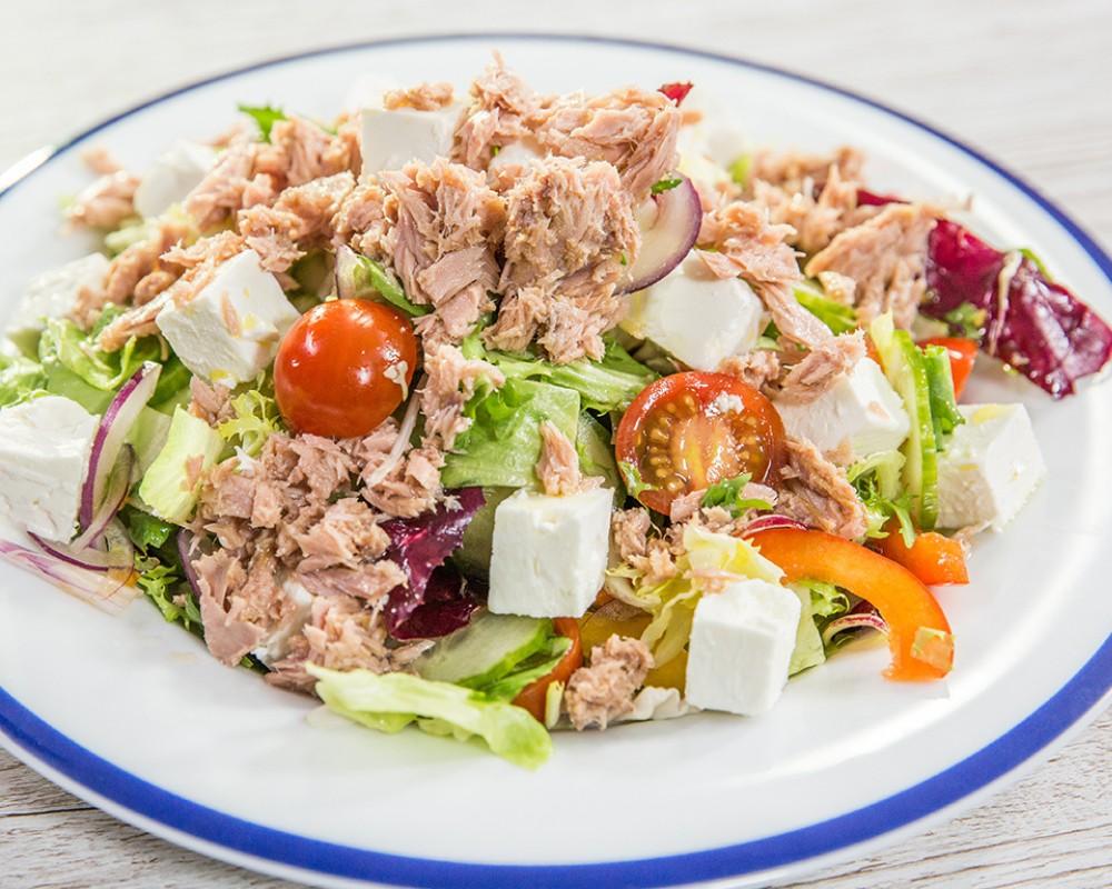 Món salad trộn cá ngừ