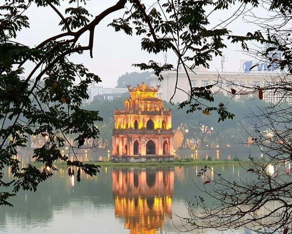 Tham quan Thủ đô Hà Nội