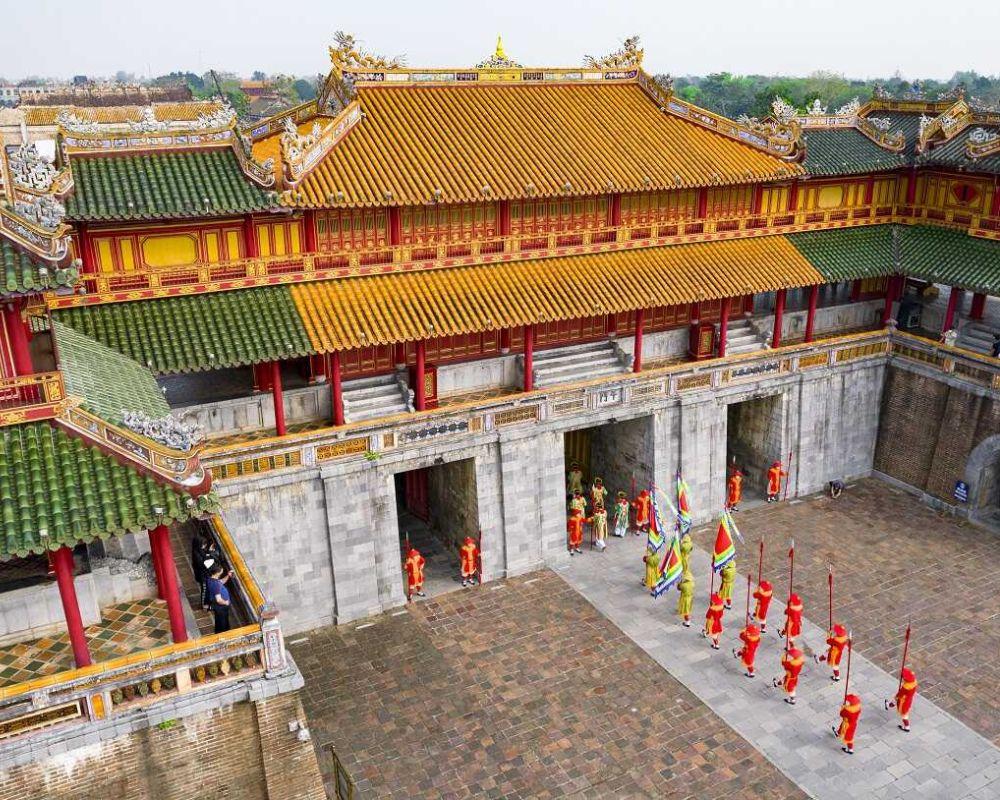 Tham quan Huế