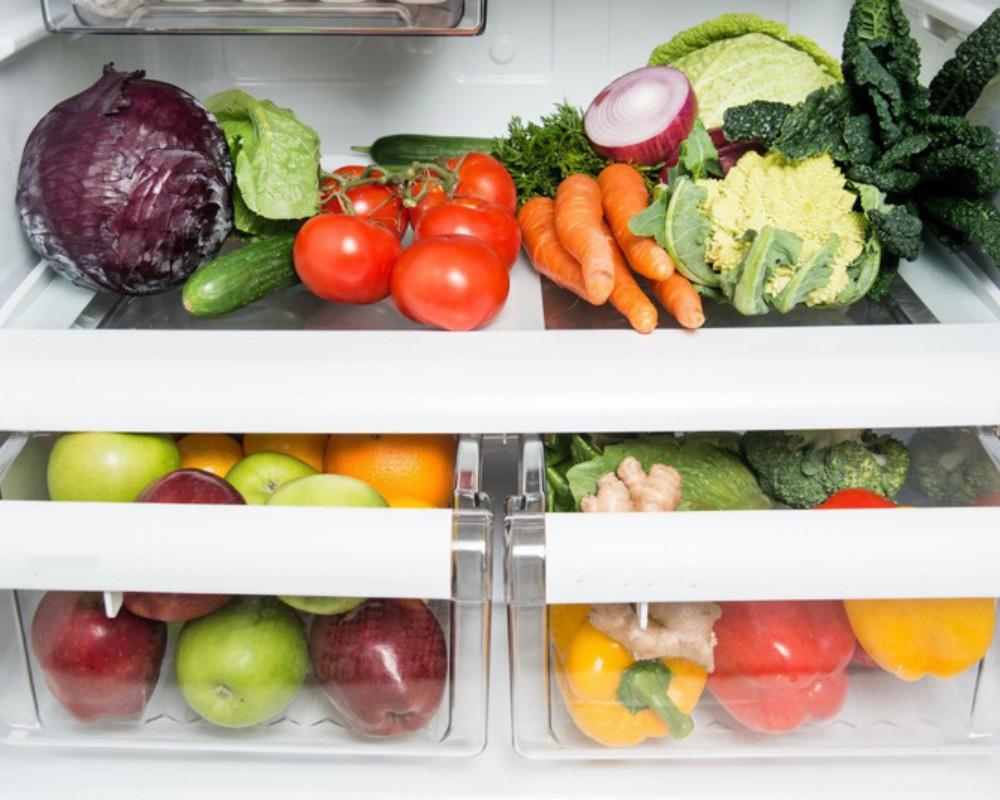 Để rau củ quả ướt vào tủ lạnh dễ làm vi khuẩn phát triển