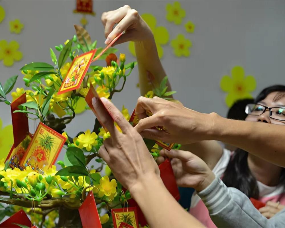 Cách hái lộc đầu năm đúng cách
