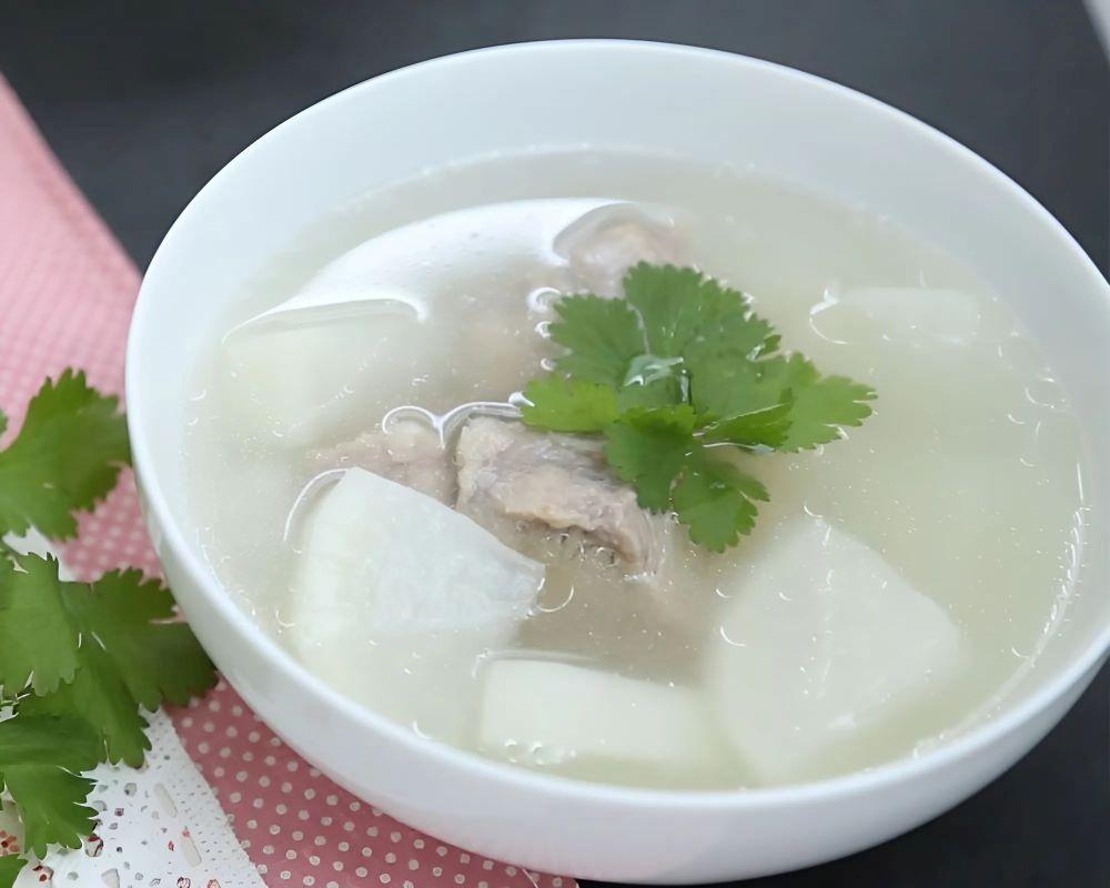 Món canh củ cải