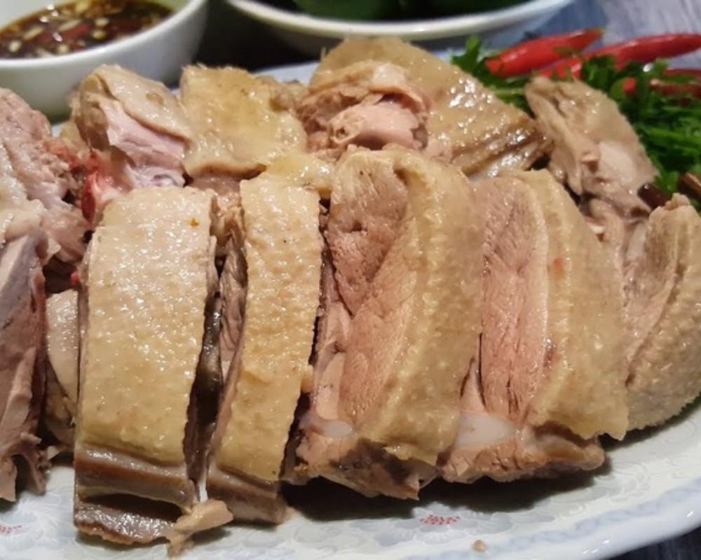 Người ta thường nói "lạch bạch như vịt" vì vậy kiêng ăn vịt để tránh vận xui