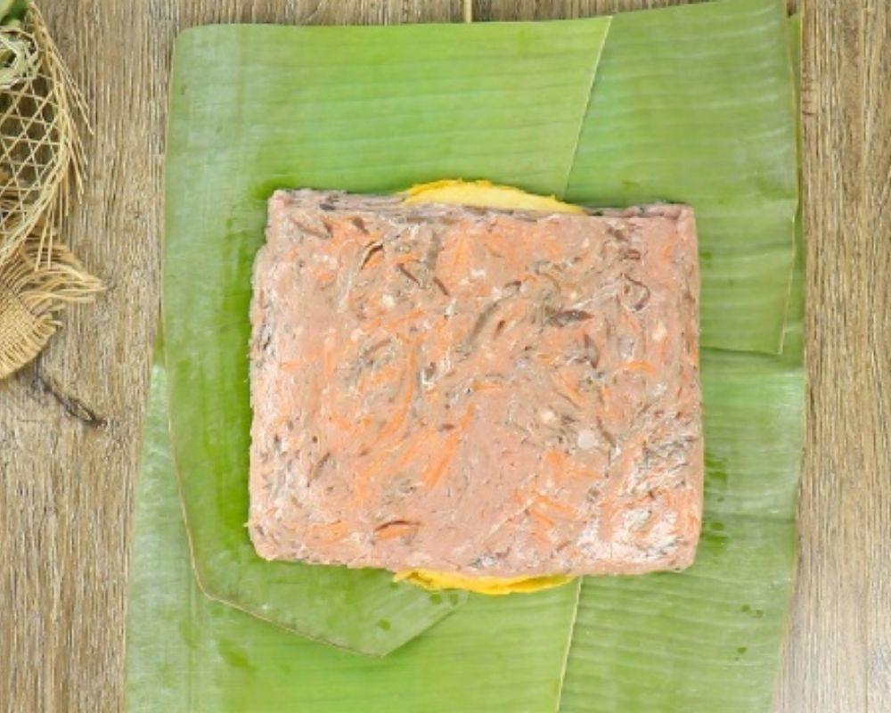 Bước 4: Gói và hấp chả