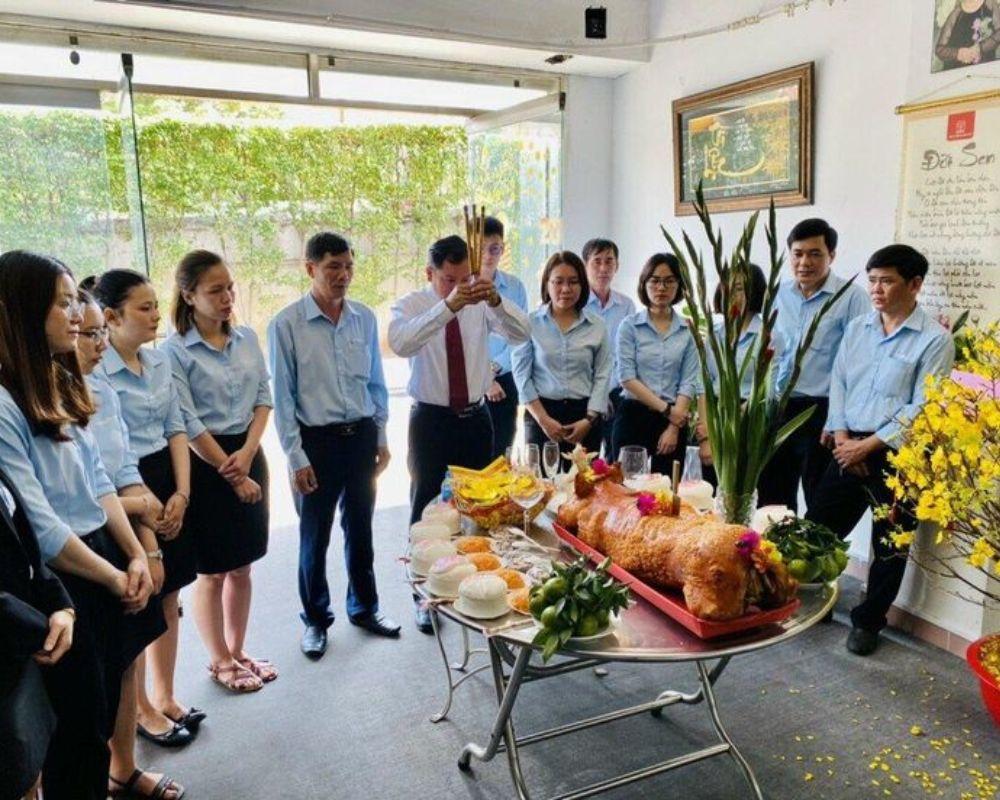 Cúng khai trương đầu năm