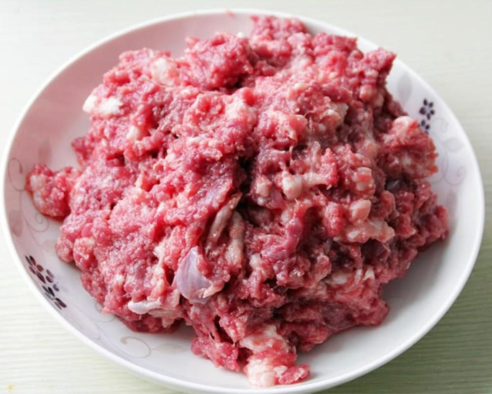 Xay thịt làm chả lụa