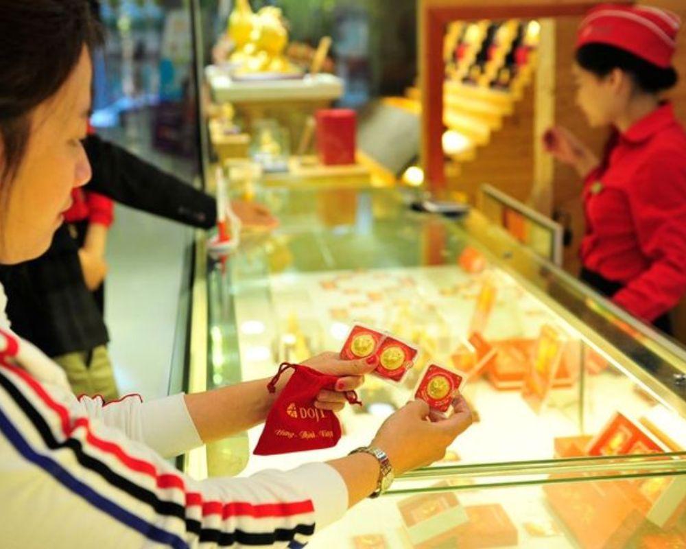 Phong tục mua vàng vào ngày vía Thần Tài