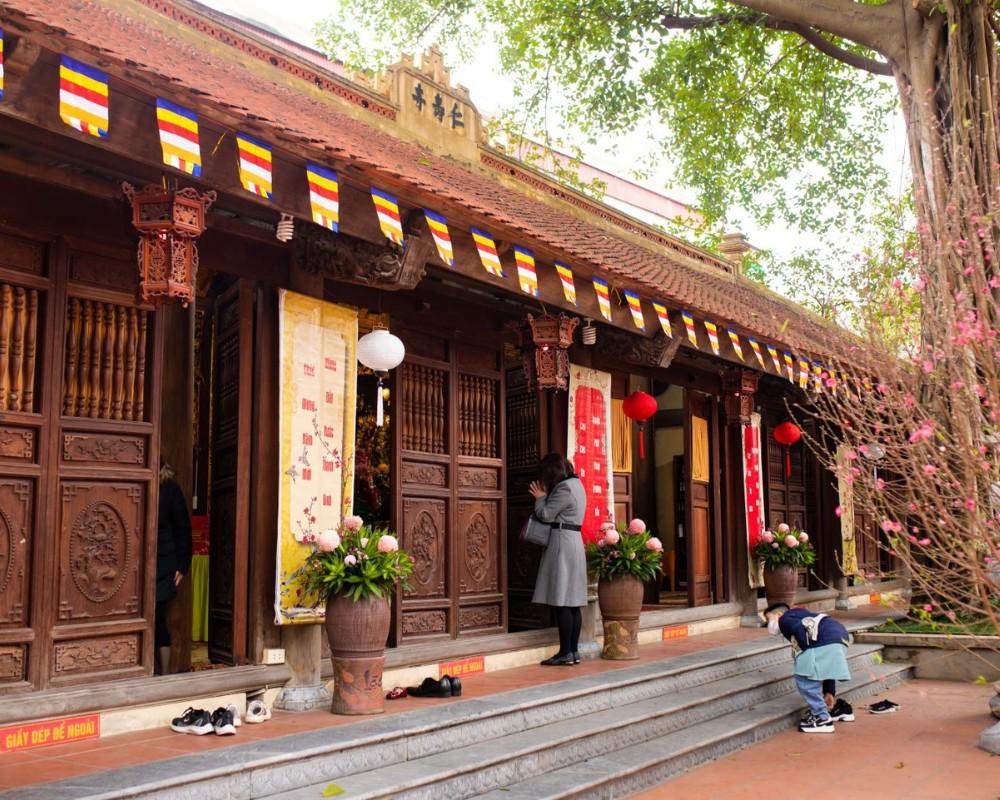 Phong tục đi lễ chùa đầu năm
