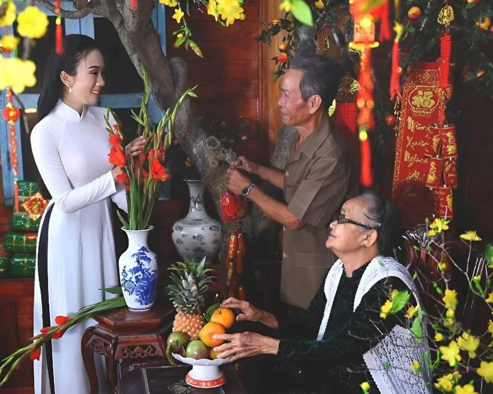 Người đến xông đất chỉ ở khoảng 5 - 10 phút để không làm ảnh hưởng đến lịch trình đầu năm