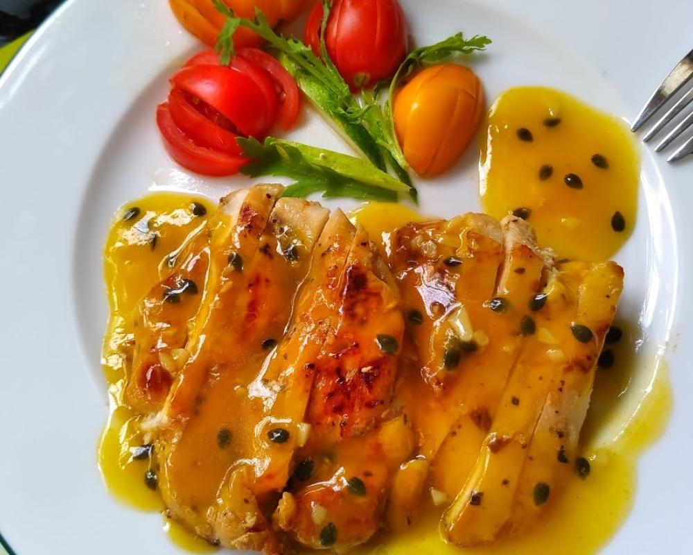 Gà nướng sốt chanh leo