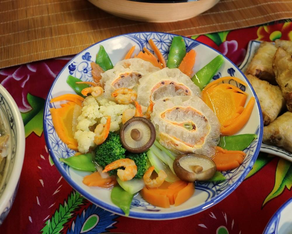 Canh bóng thả ngày Tết