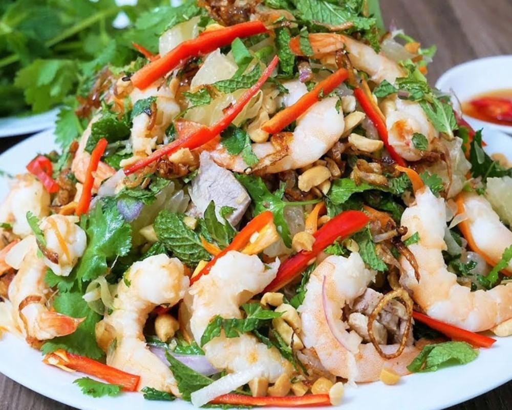 Gỏi hạt điều với tôm