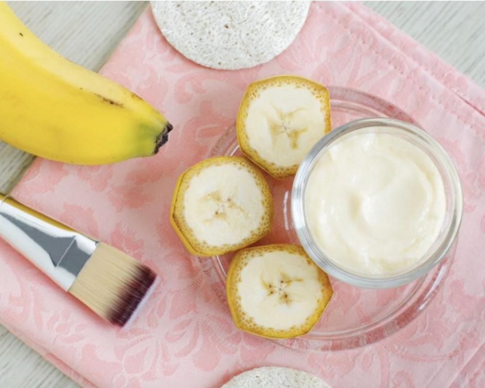 Mặt nạ chuối dưỡng da vùng cổ