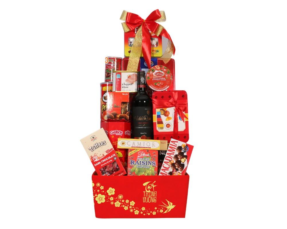 Giỏ quà Tết cỡ đại cao khoảng 80cm
